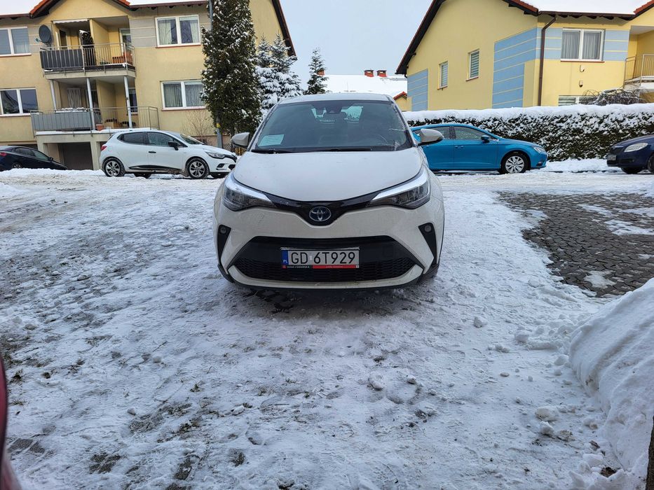 Toyota C-HR Hybrid 1,8 rok 2021
