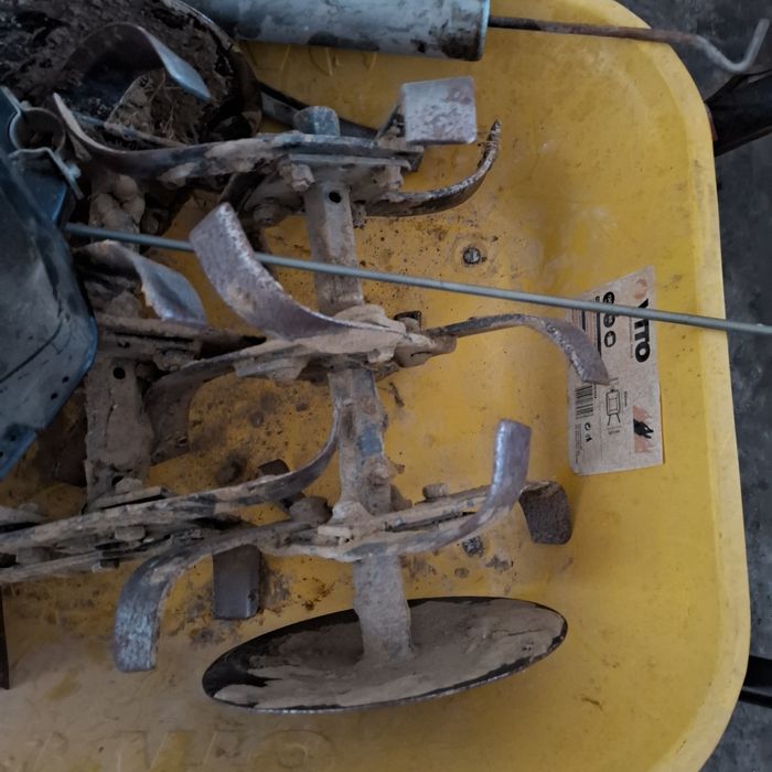 Moto enchada em ótimo estado