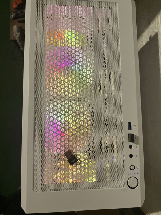 Computador dual Xeon E5 2698v4, 64gb, rtx 5060 ti 16gb, 1tb nvme