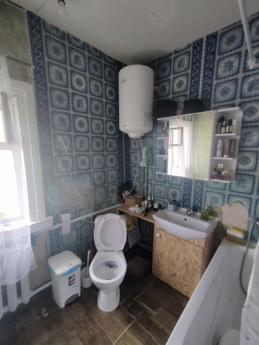 Будинок зі зручностями 10 км від міста