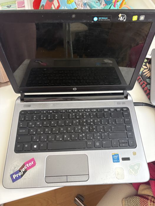 Ноутбук hp probook 430 g2 у робочому стані для стаціонарної роботи