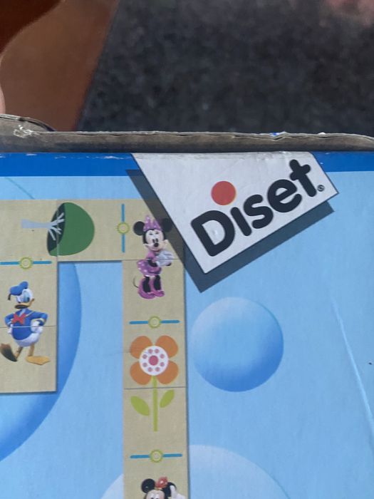 Domino de madeira