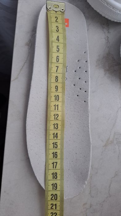 Кросівки 650 грн