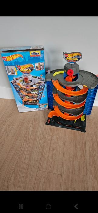 Garaż hot wheels city garage