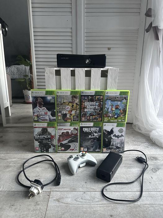 Xbox 360 Slim | 320GB | Zestaw 9 gier (Minecraft, GTA 5) Pad | Sprawny