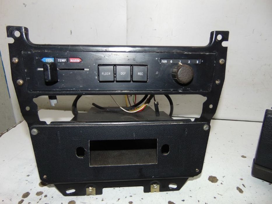 Volvo 244 porta luvas/consola