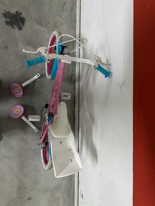 Bicicleta Peppa Pig 14” com rodinhas + cadeirinha (4–6 anos)