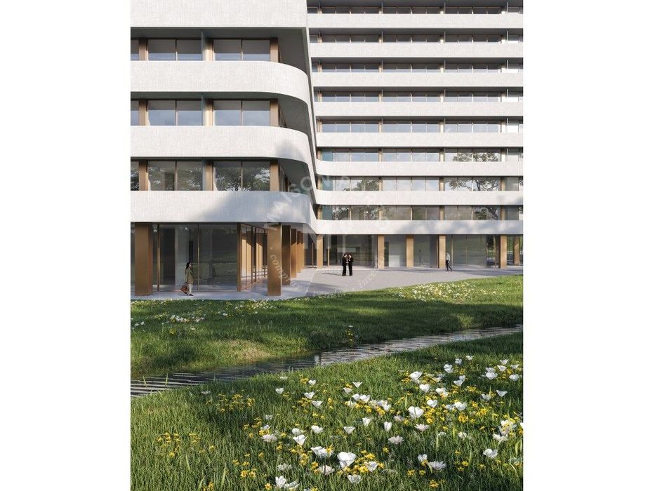 Apartamento T0 com Varanda e Estacionamento próximo à Estação de Me... — Custóias, Leça Do Balio E Guifões, Porto