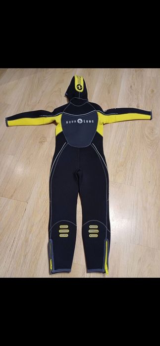 Розпродаж гідрокостюм з неопрену на всіх!