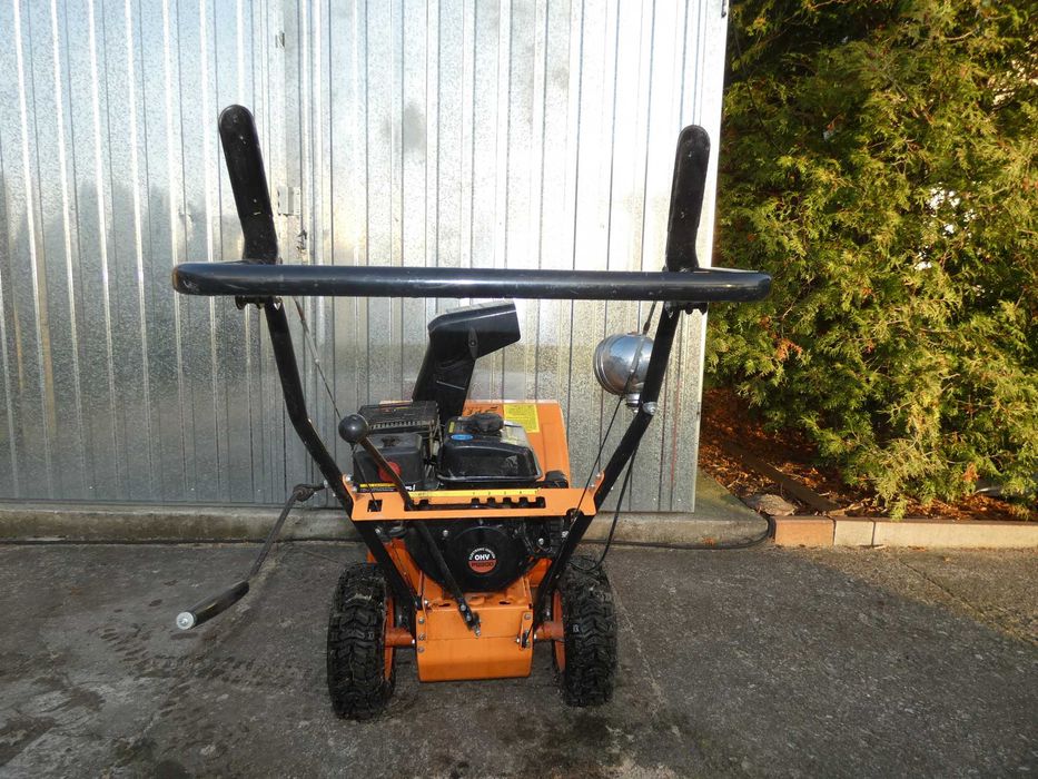 odśnieżarkę firmy PEZAL GARDEN LINE  PST 200E
