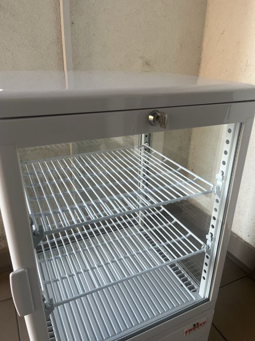 Холодильна Вітрина Frosty Кондитерська Обʼєм 58 Літрів Нова