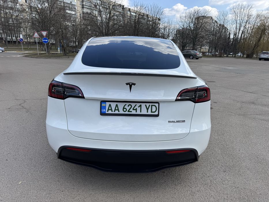 2023 Tesla Model Y Performance