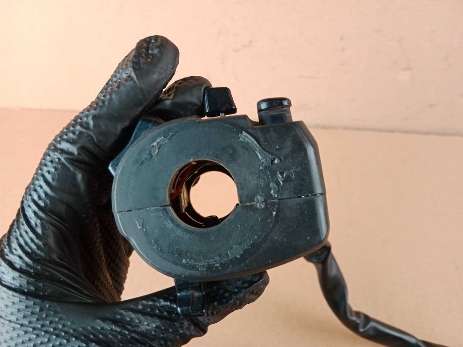 Kawasaki Z1000 SX Przełącznik Lewy Świateł Kierunkowskazów 10-16