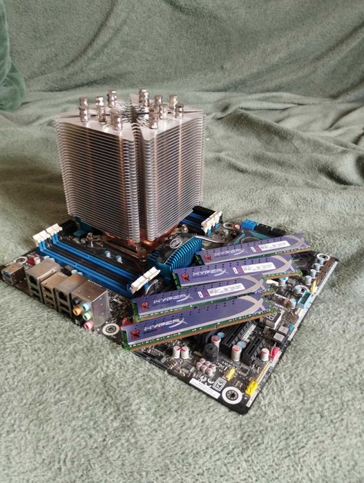 Płyta główna z procesorem i7 oraz 16GB ramu