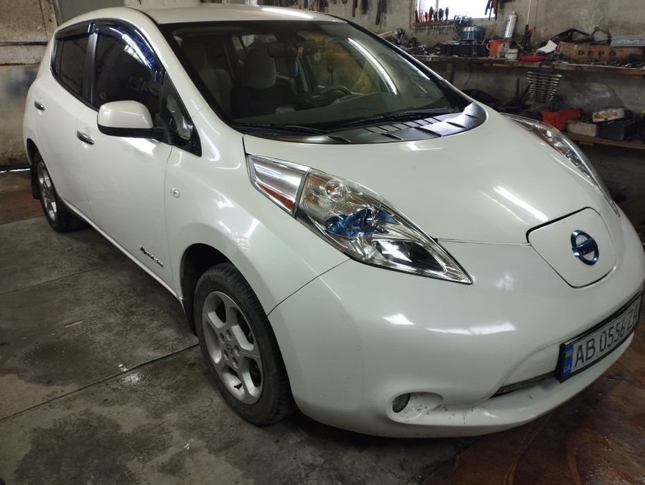 Nissan lif 2012 рік