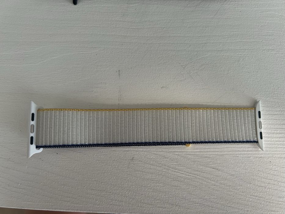 Чорний та білий ремінці для apple watch 44-46 mm