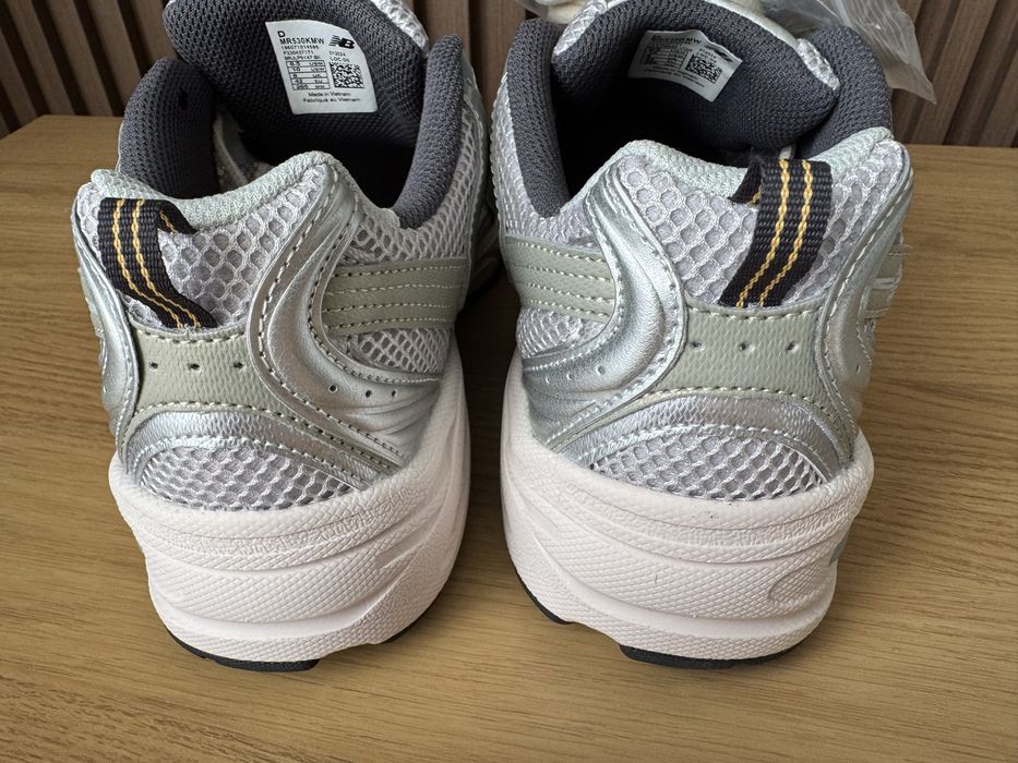 Стильні кросівки New Balance 530
