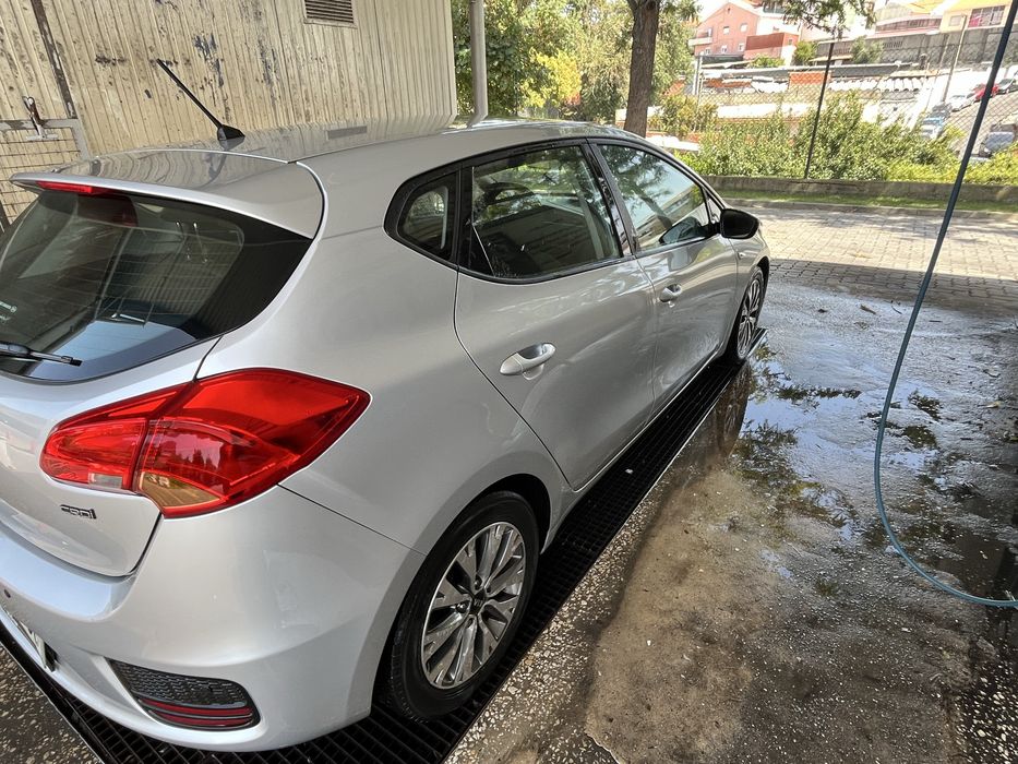 Kia Ceed 1.4 CRDi EX/2016/158.000km Diesel(ainda com garantia do Stand)