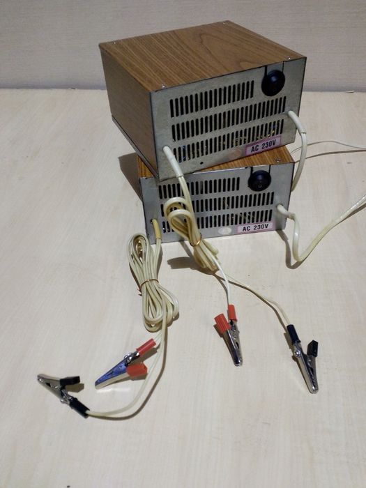 Зарядний пристрій,лабораторний блок живлення.