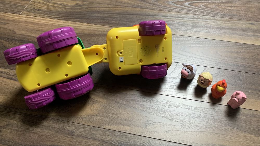 Traktor farmera ze zwierzątkami