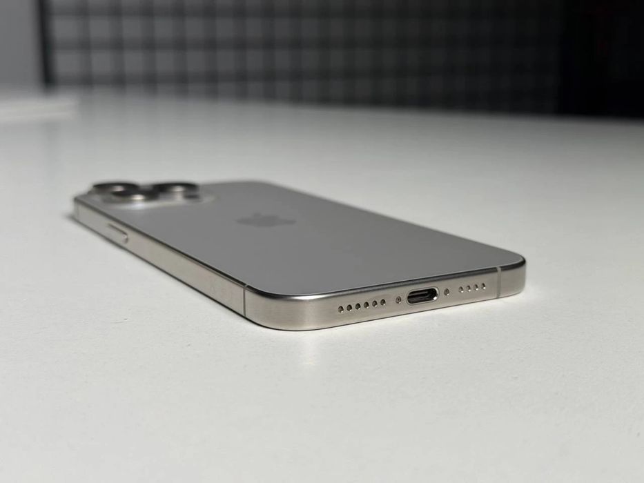 Iphone 15 Pro Max  256Gb Nano-Sim Natural Titanium Aкб88%