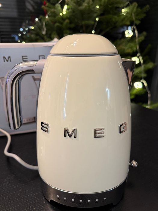 Czajnik elektryczny marki SMEG
