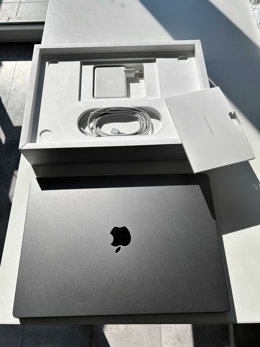 MacBook Pro 16" 2021 M1 Pro | 16GB RAM | 512GB SSD | Liquid Retina XDR