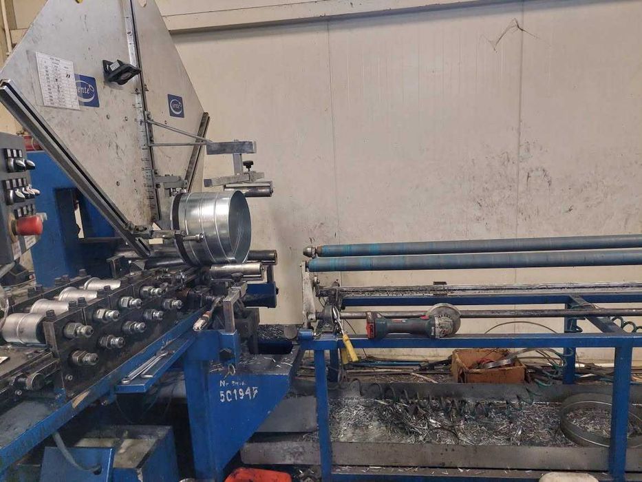 Maszyna do produkcji rur spiro