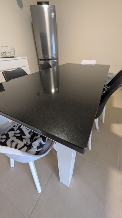 Tampo de mesa em pedra muito bonito