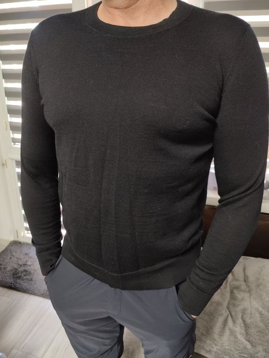 Super wełniany klasyczny sweterek ARKET rozm L