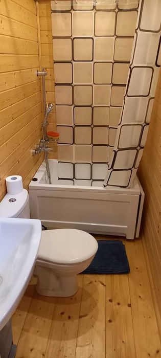Malowniczy domek z zejściem do jeziora