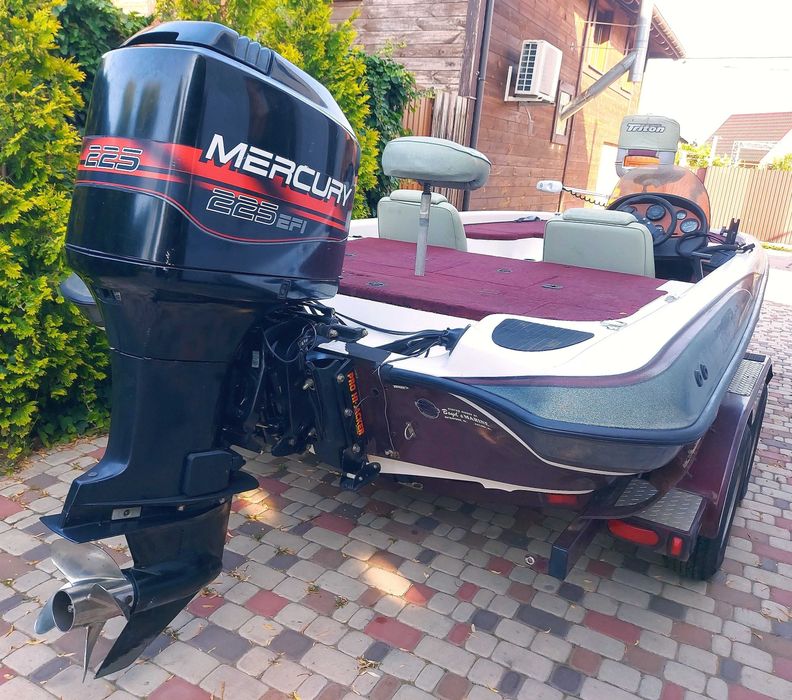 Лодка Triton TR21 + Лафет + Mercury 225 EFI Америка човен