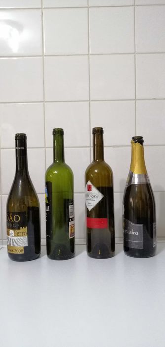 Vendo Garrafas de Vidro