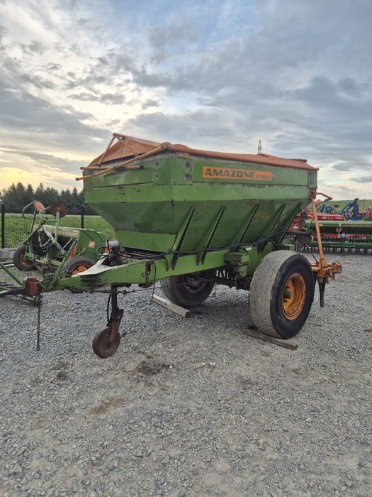 Rozsiewacz wapna Amazone ZG5000 zmijki plandeka wałek rcw bredal  zgb 6000 rozsiewacz nawozu