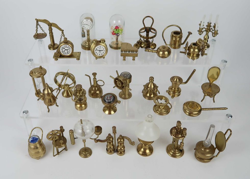 Conjunto de 30 miniaturas em latão
