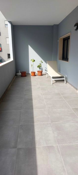 Vendo T3 , impecável, semi-novo.