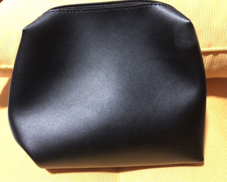 Necessaire de viagem, ou para ter  na mala,