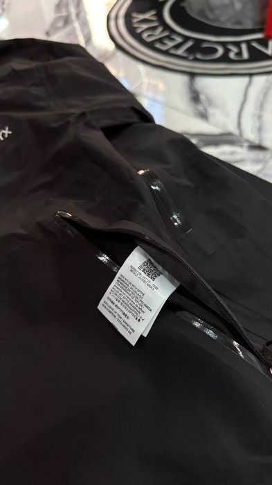 Arc’teryx Beta LT — топова Gore-Tex вітровка для міста й гір