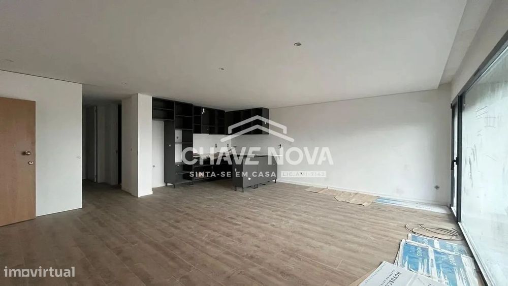 Apartamento T2 c/ Varanda e Lugar de Garagem em Mansores – Arouca — Mansores, Aveiro