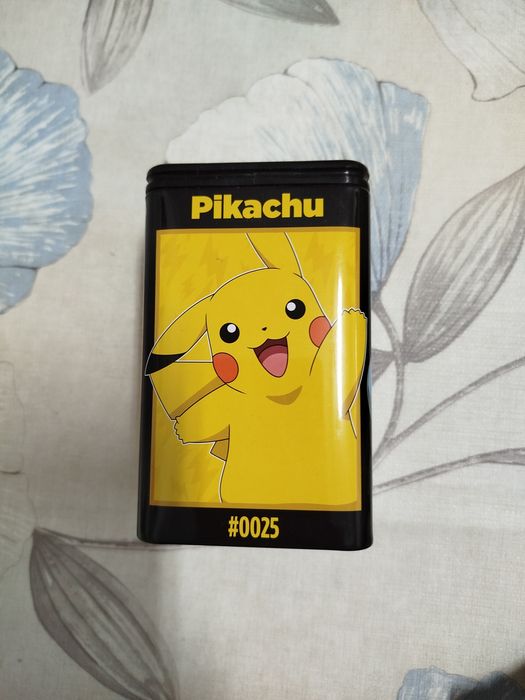 Porta lápis em lata + caneta Pokémon