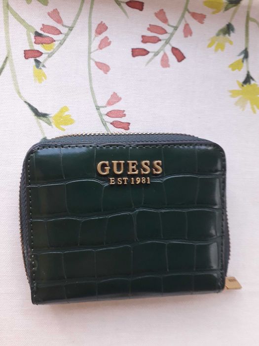Mini Carteira Guess - está nova!