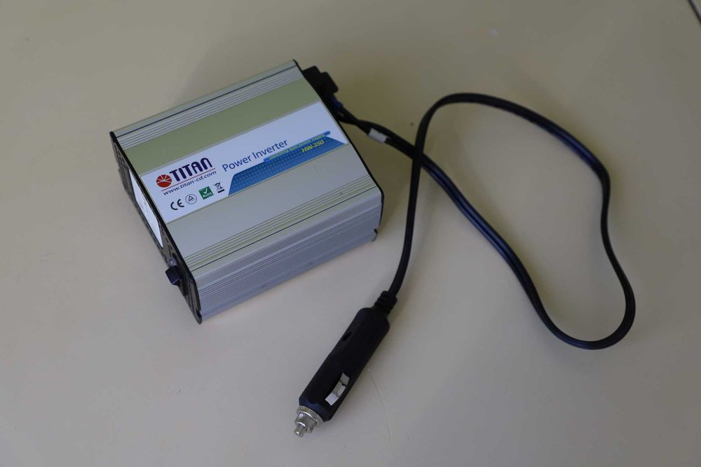 автомобільний інвертор titan power inverter hw-350E6