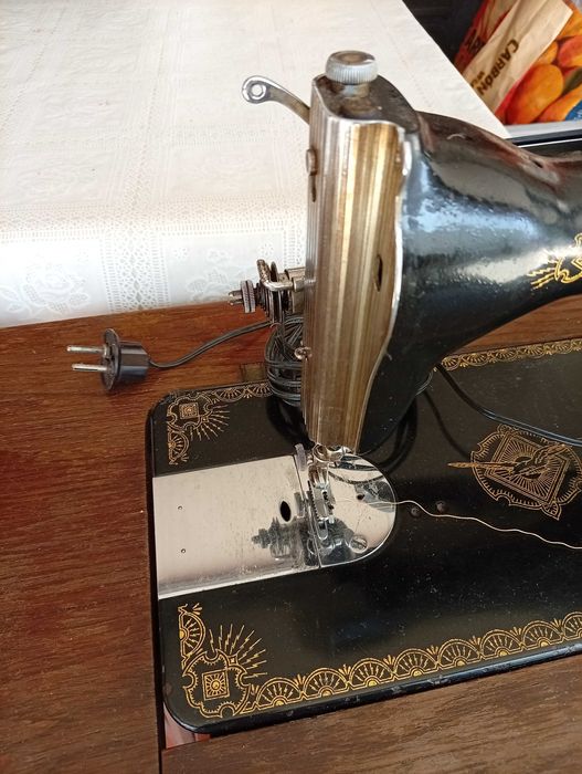 Máquina de costura Singer antiga