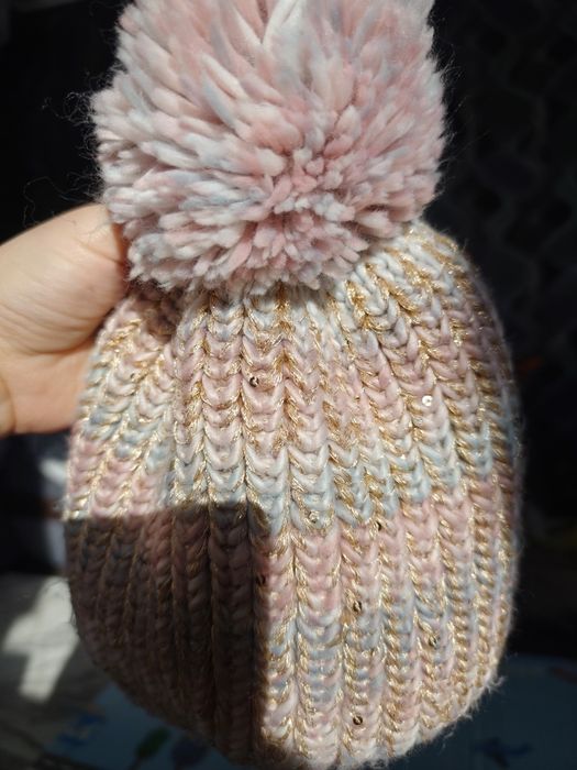 Зимня шапка для дівчинки