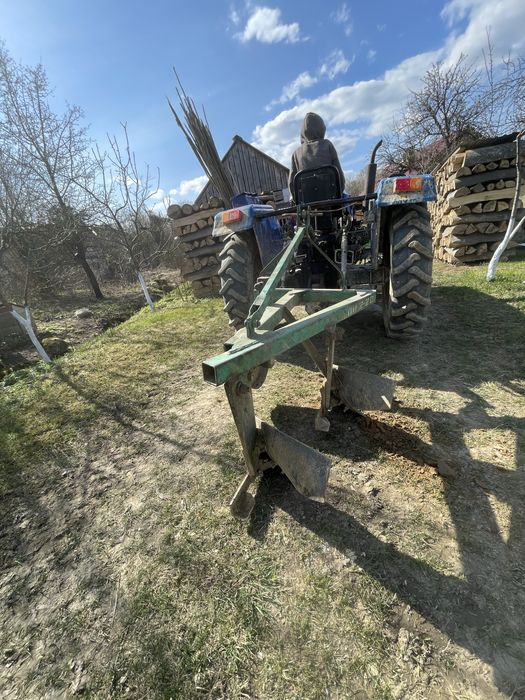 Продам плуг 2 корпусний