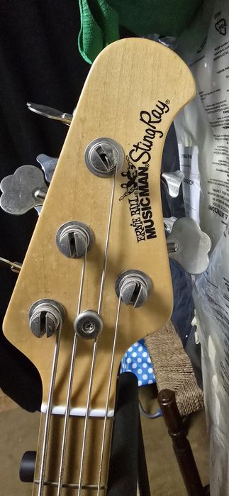 Baixo MusicMan Stingray 4 USA