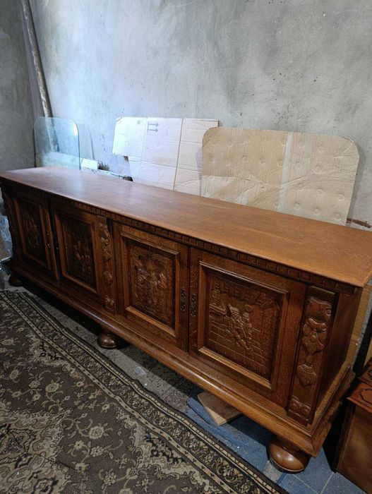 різьблений комод дуб