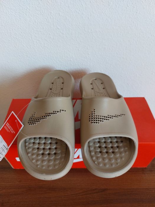 Chinelos Nike tamanho 40 novo com etiqueta