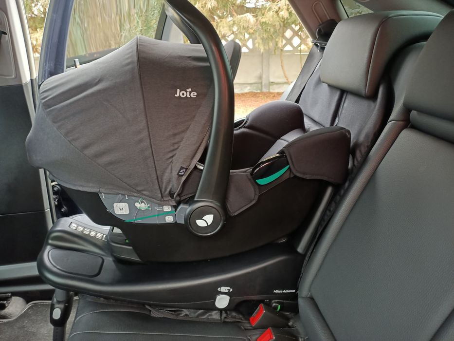 Fotelik samochodowy z bazą ISOFIX