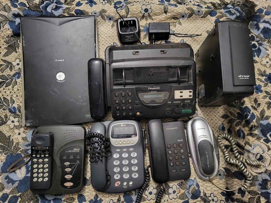 Електро офісна техніка (монітори,клавіатури, факси, телефони і т. д.)